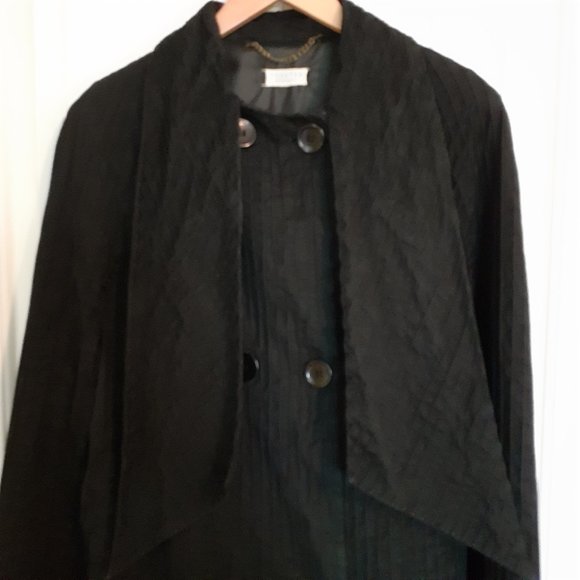 Vintage Tuxster Double Breasted Pintuck Cape with Neck Tie Black - Picture 9 of 11